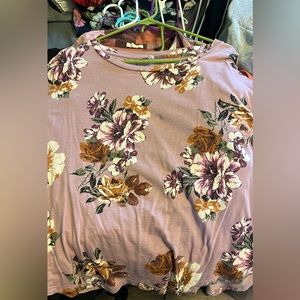 Maurice’s pink floral tshirt